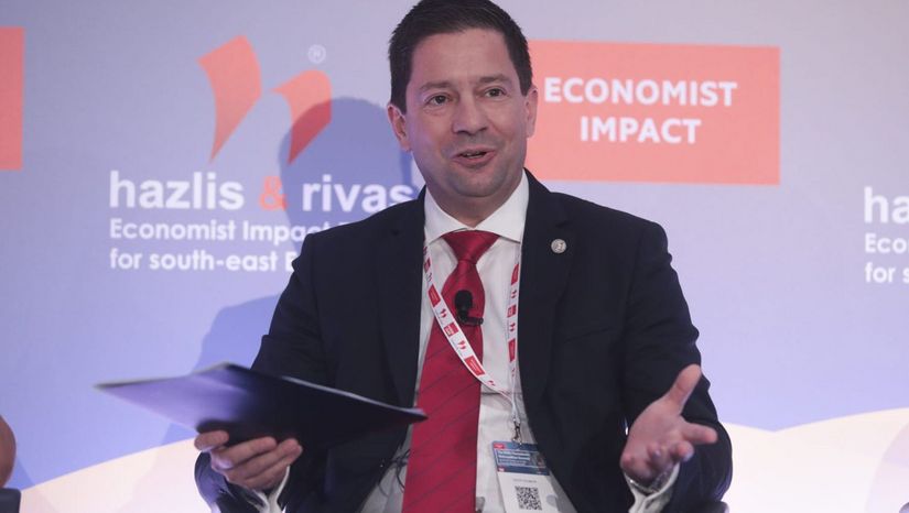 Ο Πρύτανης του ΕΚΠΑ Γεράσιμος Σιάσος στον Economist: "Στα Πανεπιστήμια γεννιέται το αύριο. Τα πανεπιστήμια δημιουργούν πολίτες που διαμορφώνουν το μέλλον"